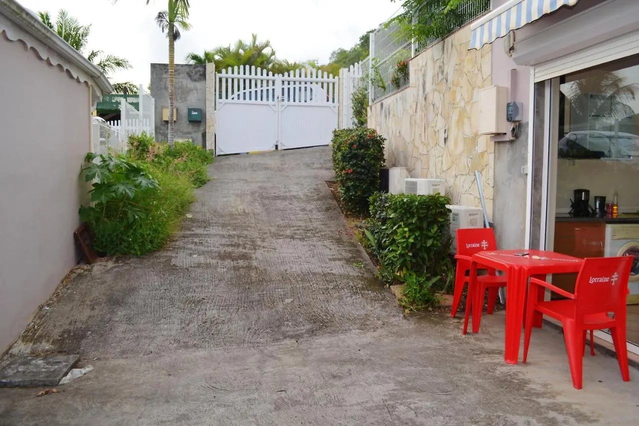 Appartement Elegant Pres Des Plages Le Diamant 25 M² + Terrasse Martinique